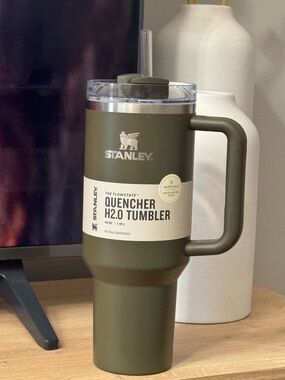 Stanley Olive Green Travel Tumbler with Handle & Clear Lid